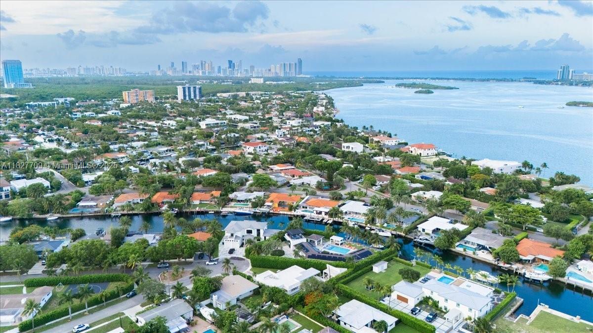 KEYSTONE ISLANDS - Residential