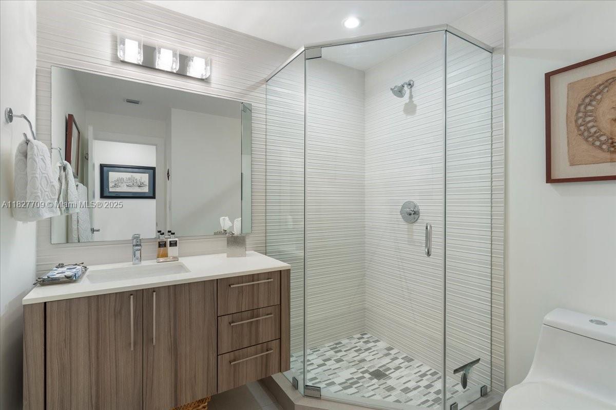 KEYSTONE ISLANDS - Residential