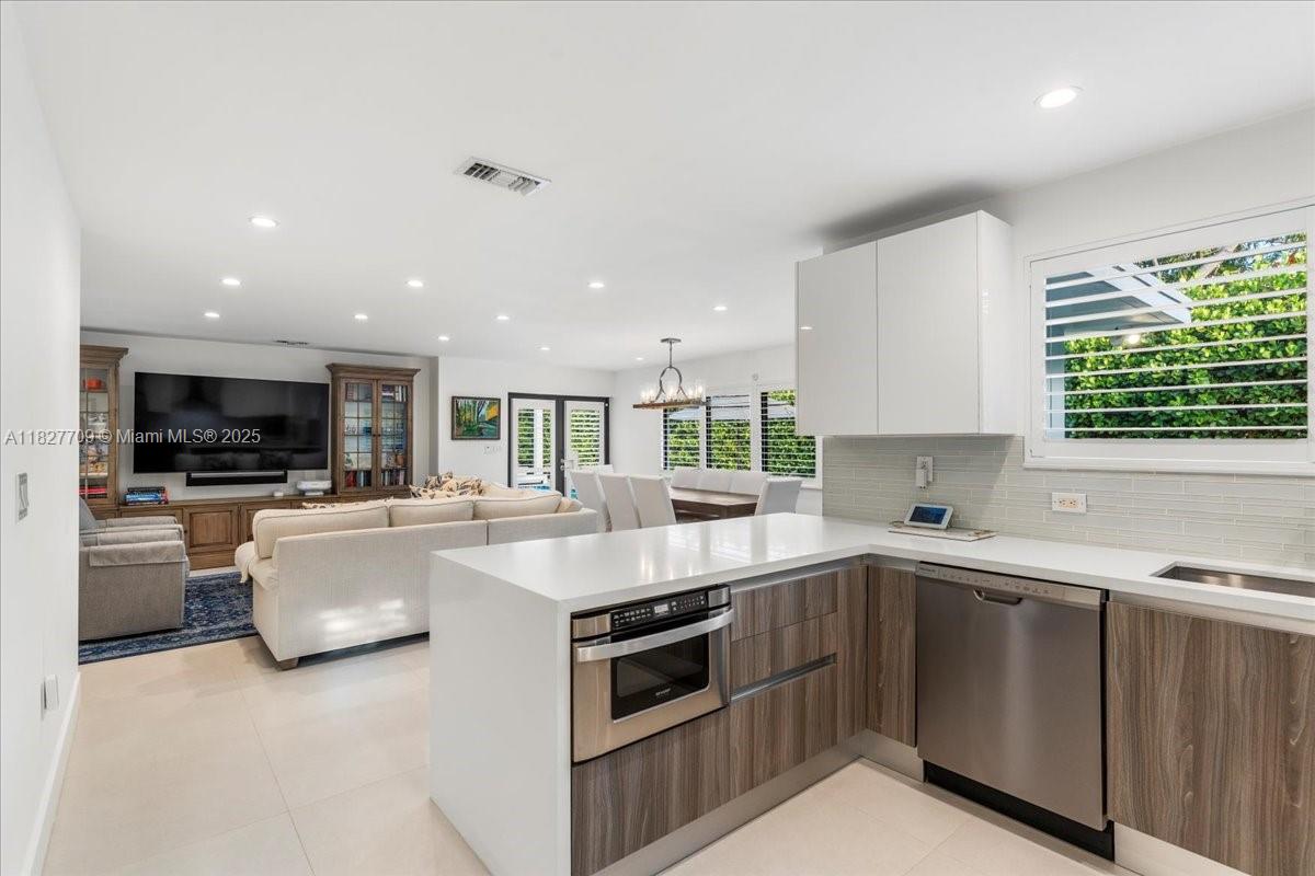 KEYSTONE ISLANDS - Residential