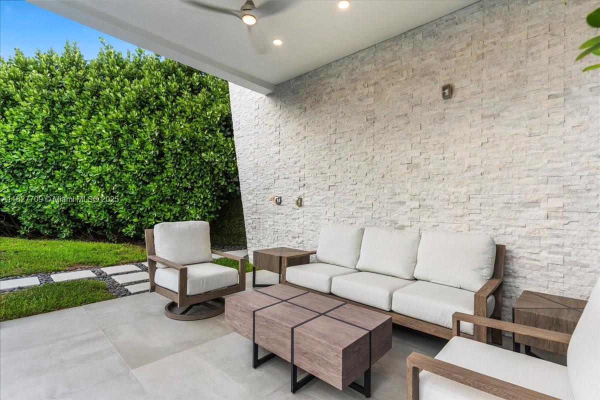 KEYSTONE ISLANDS - Residential