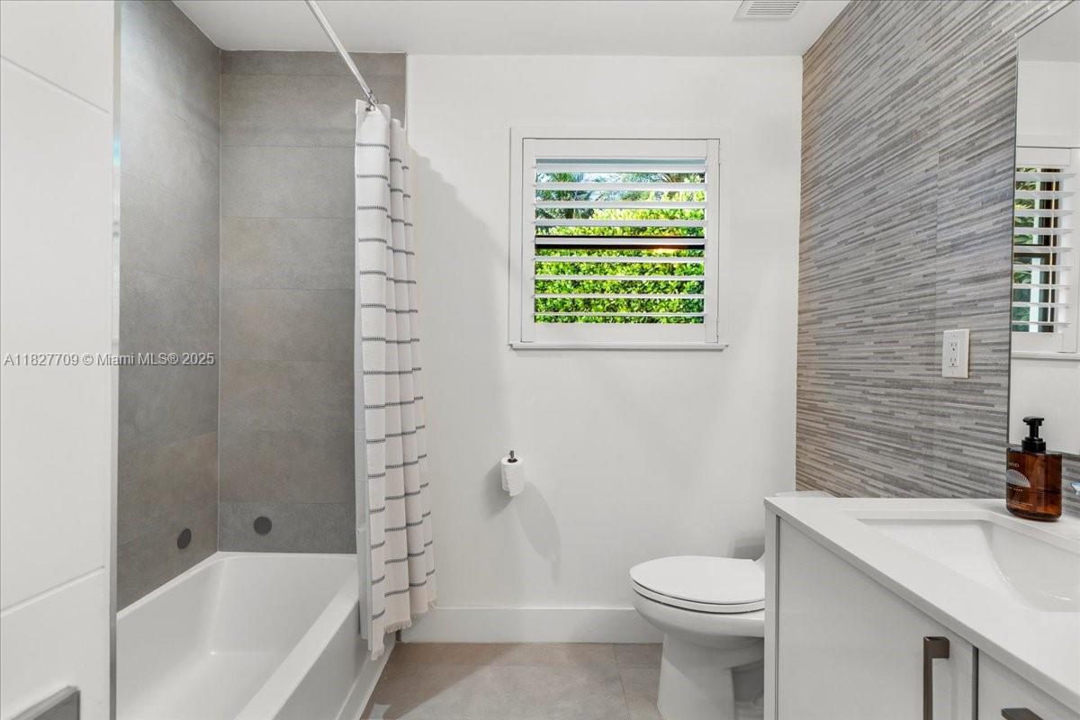 KEYSTONE ISLANDS - Residential