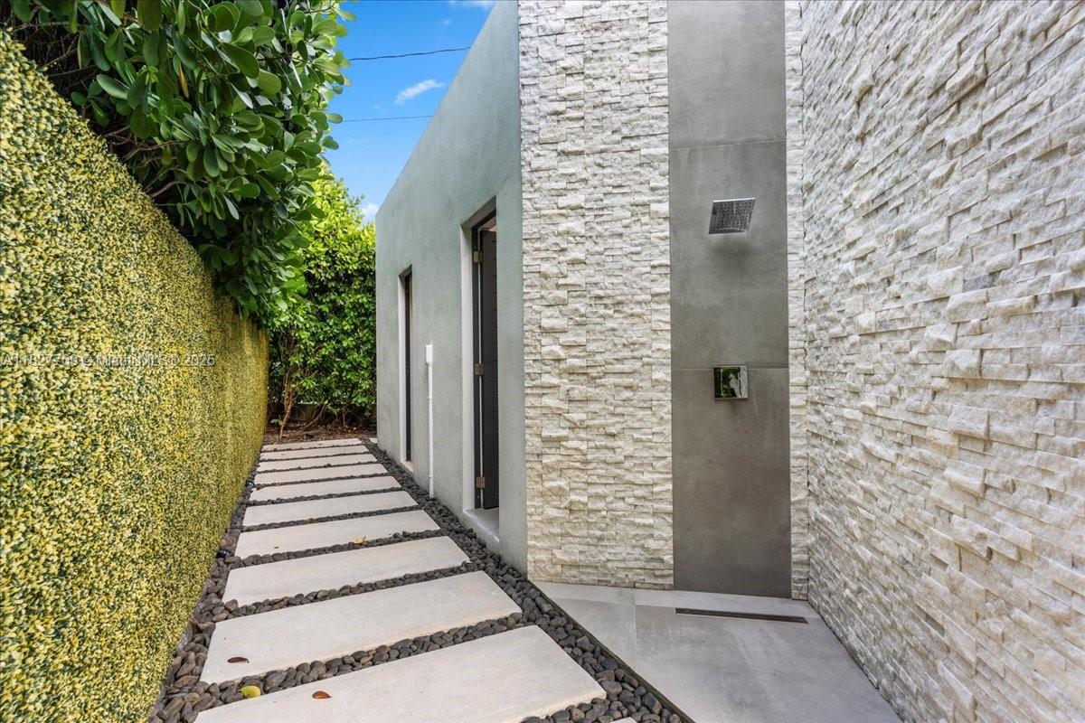 KEYSTONE ISLANDS - Residential