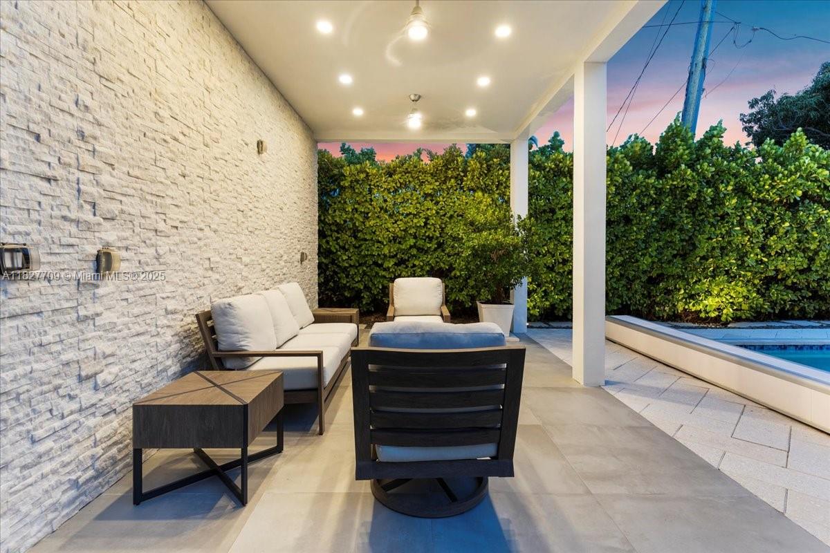 KEYSTONE ISLANDS - Residential