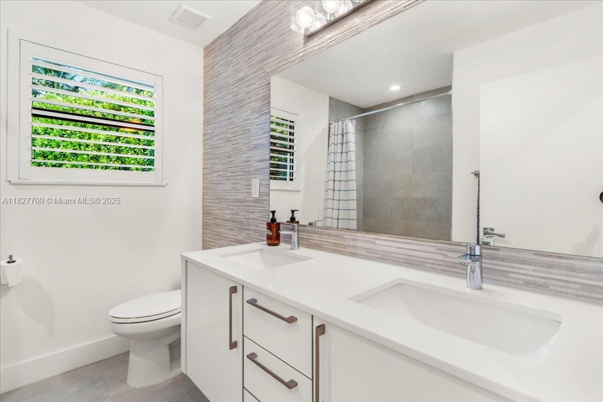 KEYSTONE ISLANDS - Residential