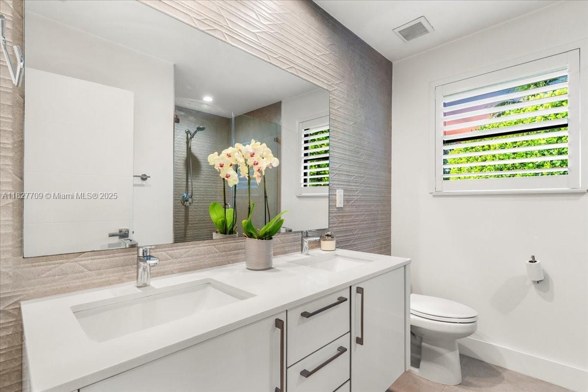 KEYSTONE ISLANDS - Residential