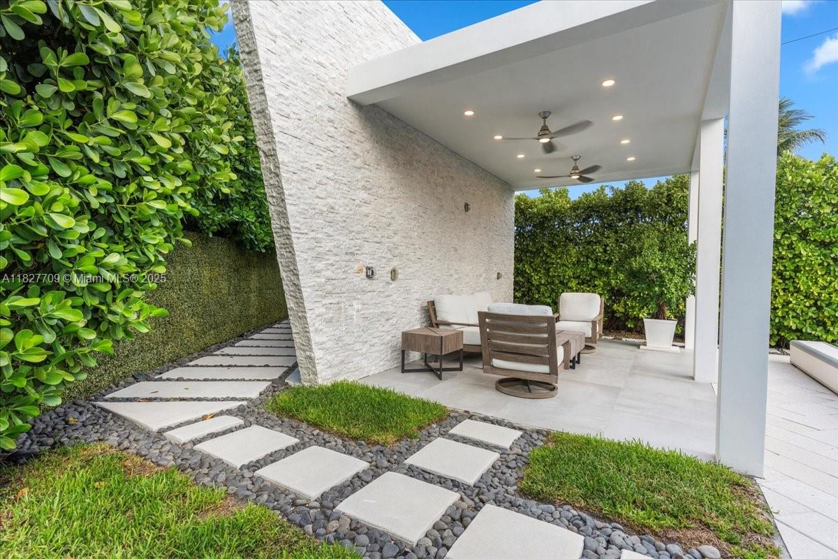 KEYSTONE ISLANDS - Residential