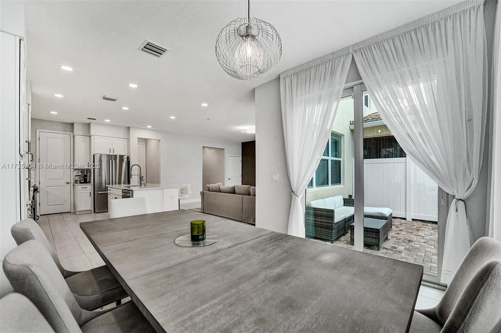HILLCREST COUNTRY CLUB SO - Residential