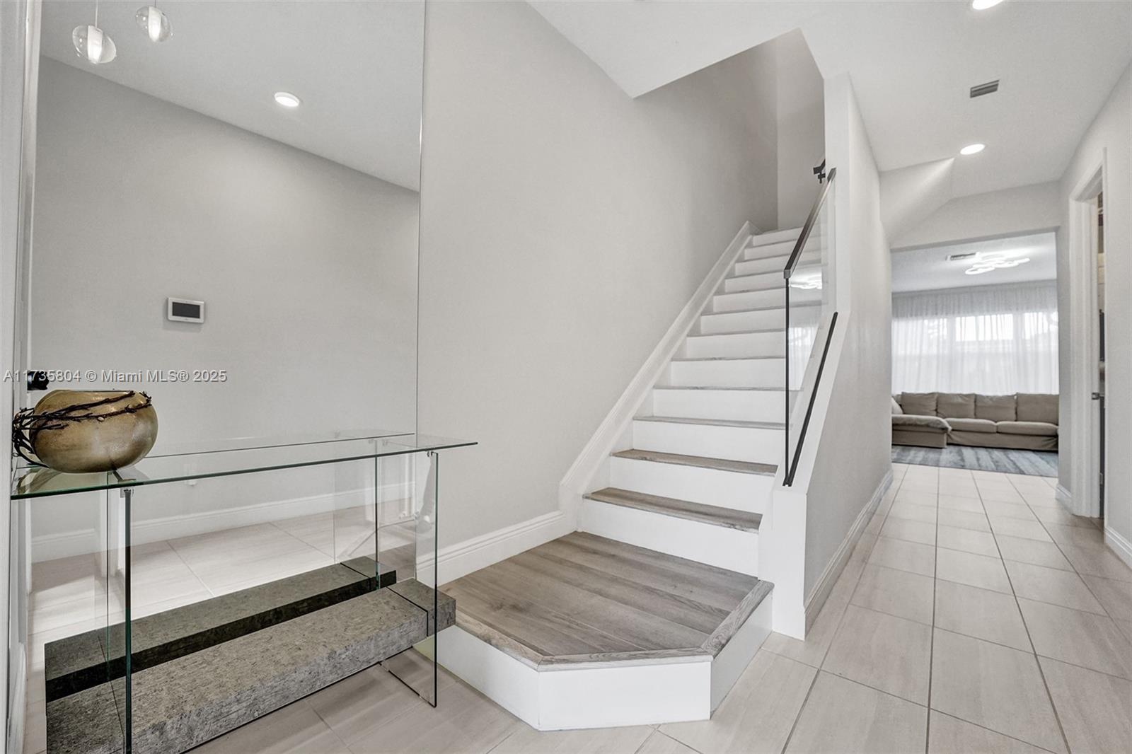 HILLCREST COUNTRY CLUB SO - Residential