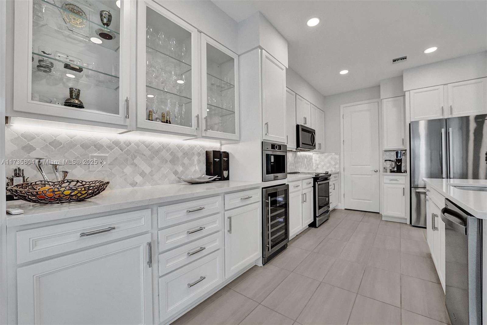 HILLCREST COUNTRY CLUB SO - Residential