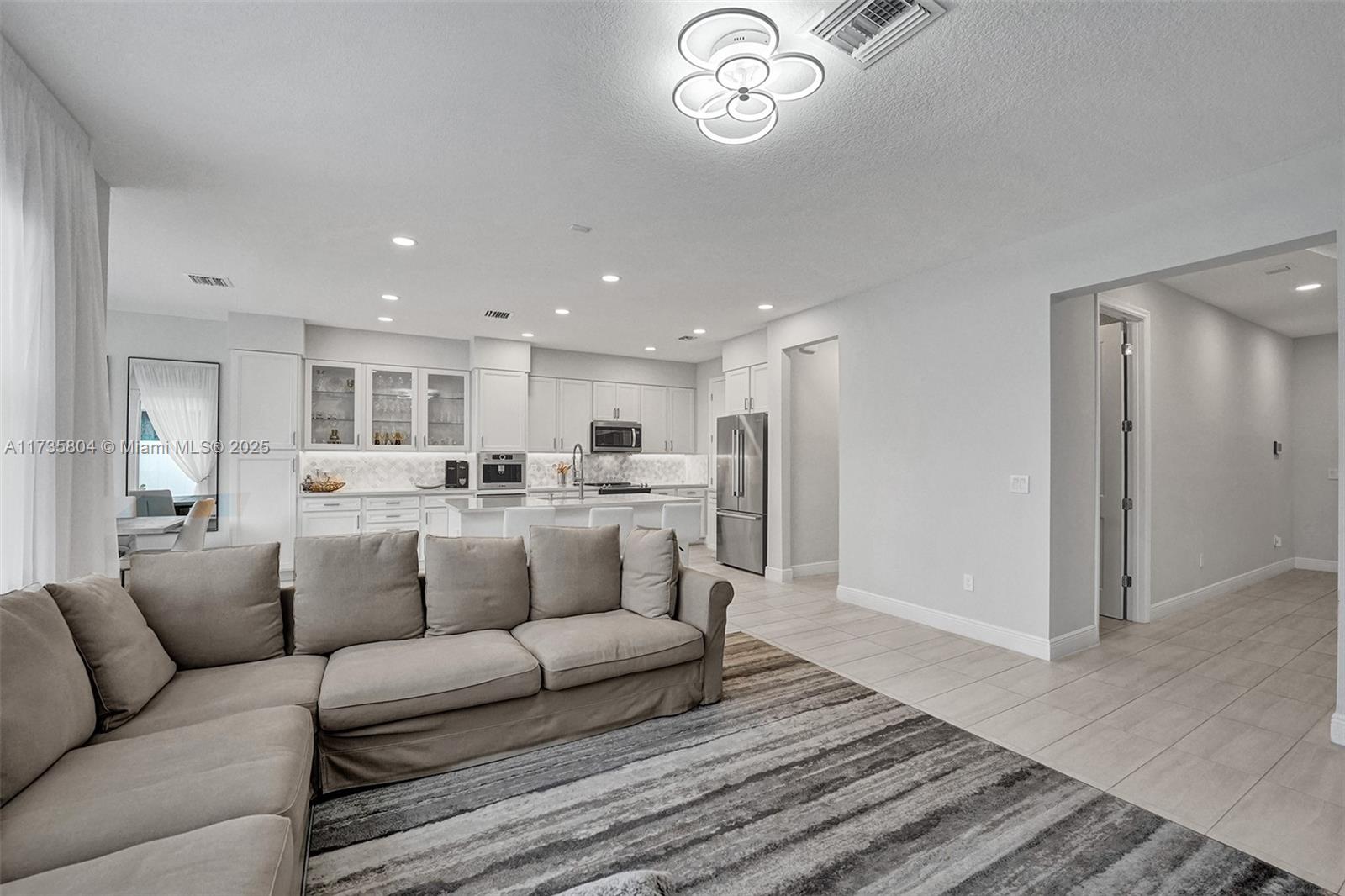 HILLCREST COUNTRY CLUB SO - Residential