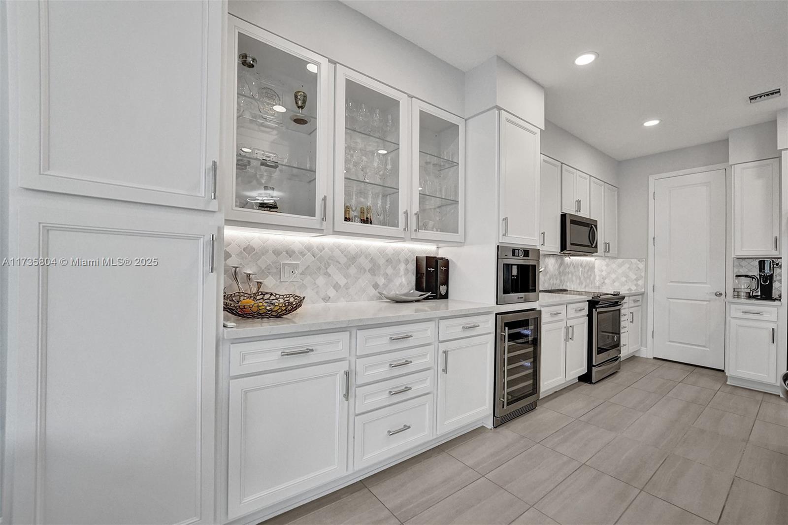 HILLCREST COUNTRY CLUB SO - Residential