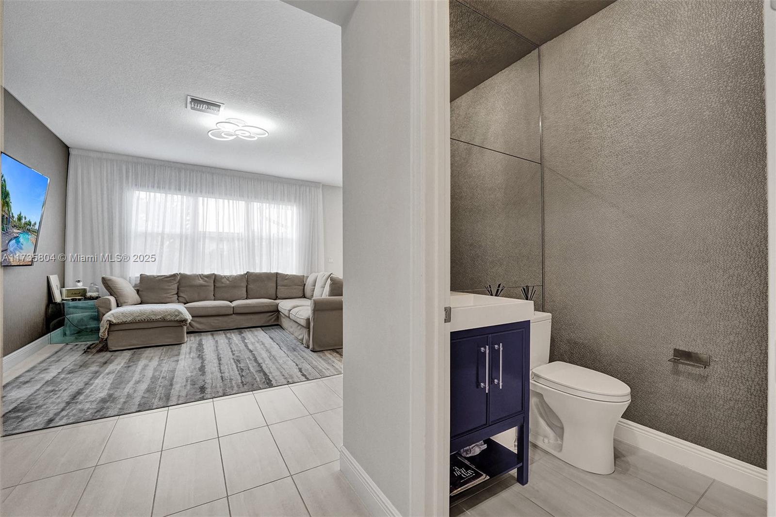 HILLCREST COUNTRY CLUB SO - Residential
