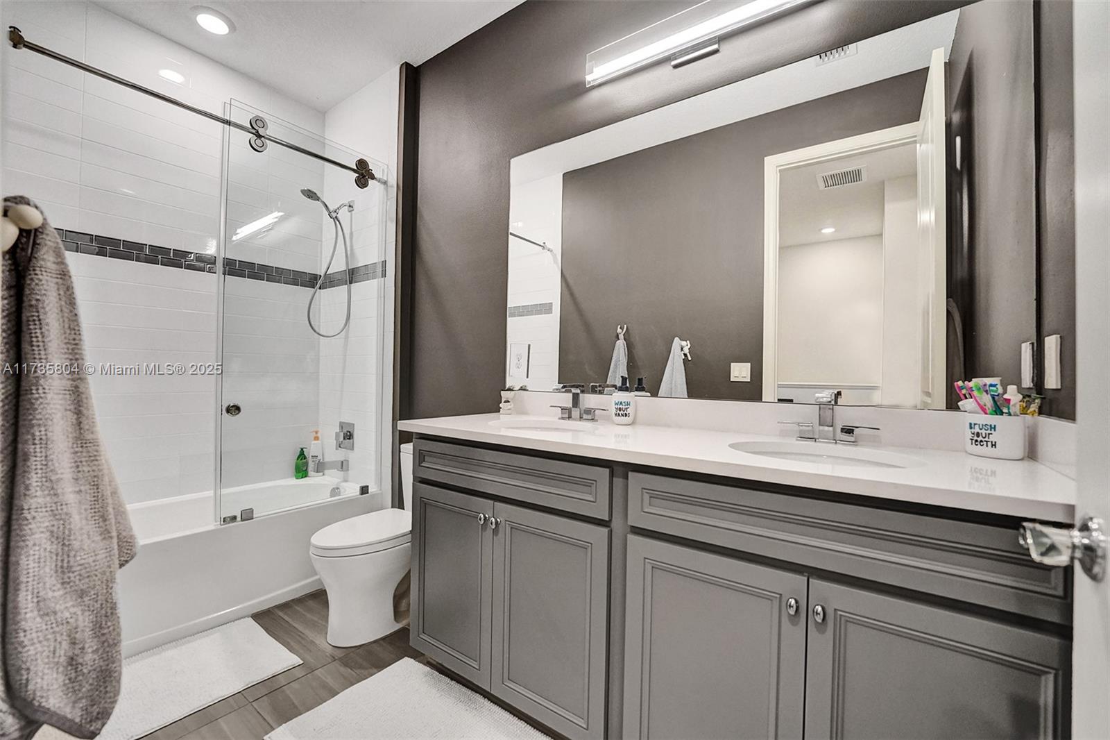 HILLCREST COUNTRY CLUB SO - Residential