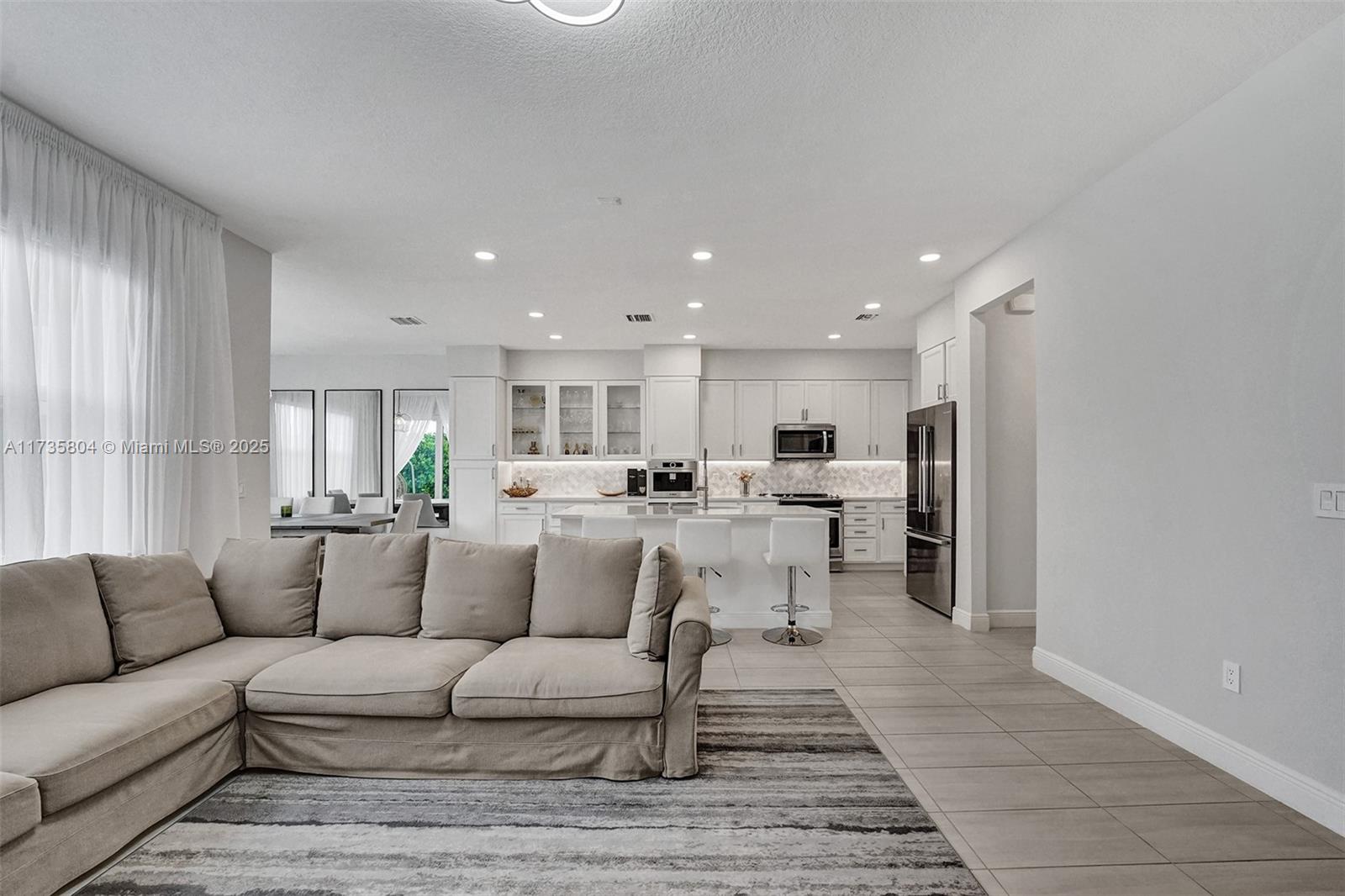 HILLCREST COUNTRY CLUB SO - Residential