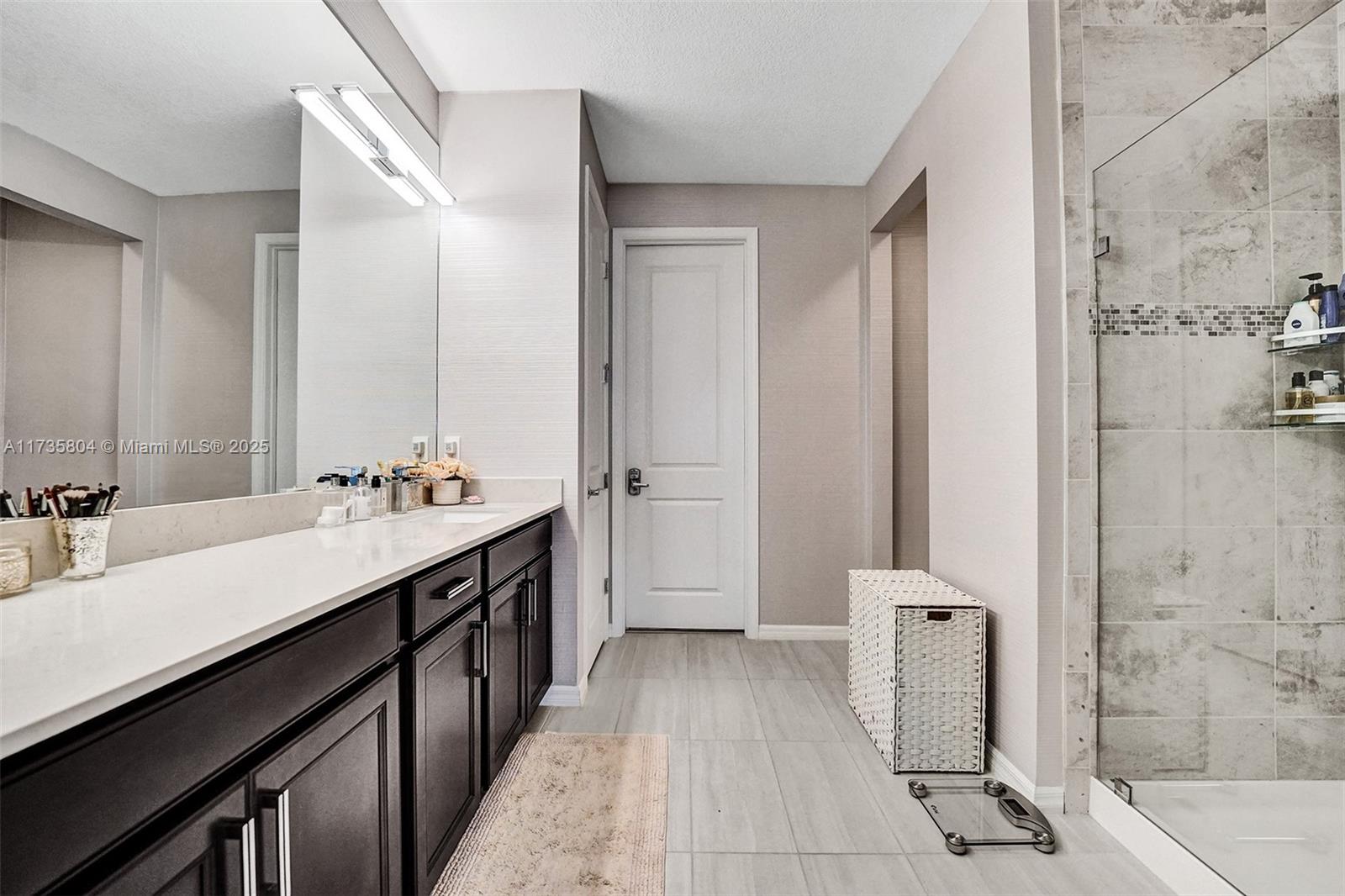 HILLCREST COUNTRY CLUB SO - Residential