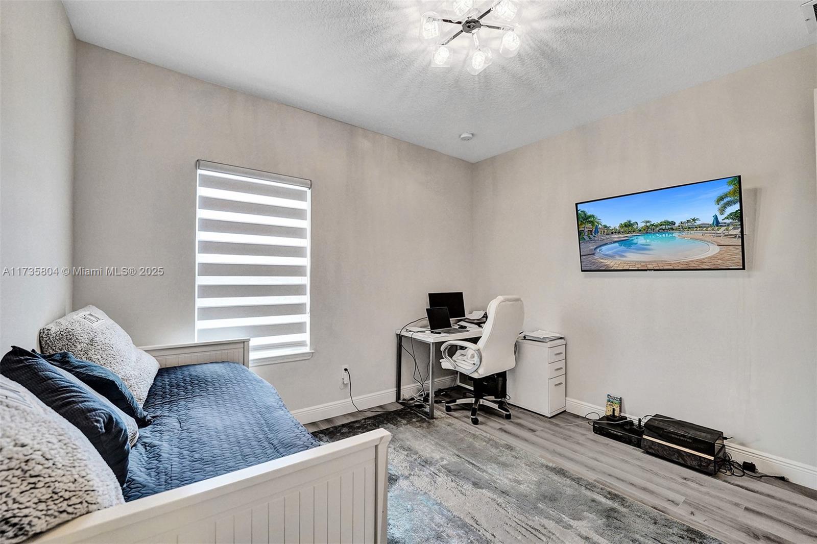 HILLCREST COUNTRY CLUB SO - Residential
