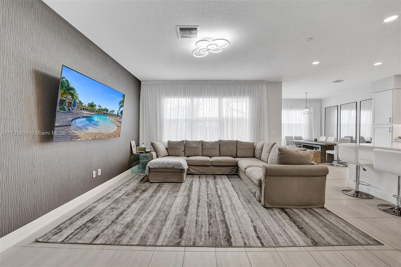 HILLCREST COUNTRY CLUB SO - Residential