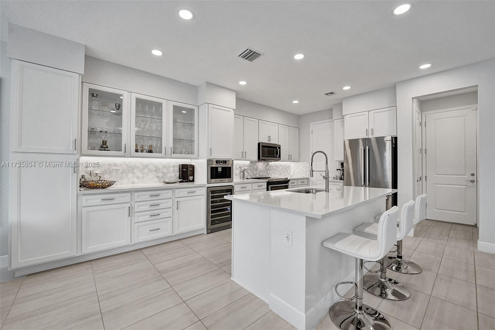 HILLCREST COUNTRY CLUB SO - Residential