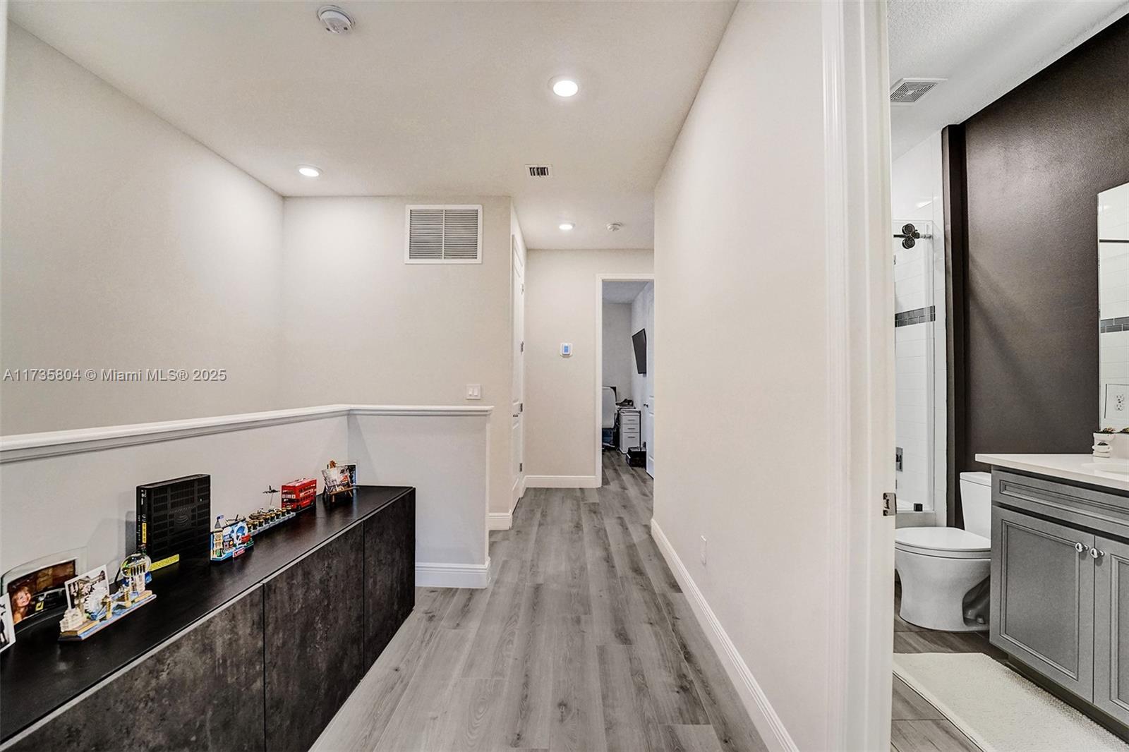 HILLCREST COUNTRY CLUB SO - Residential