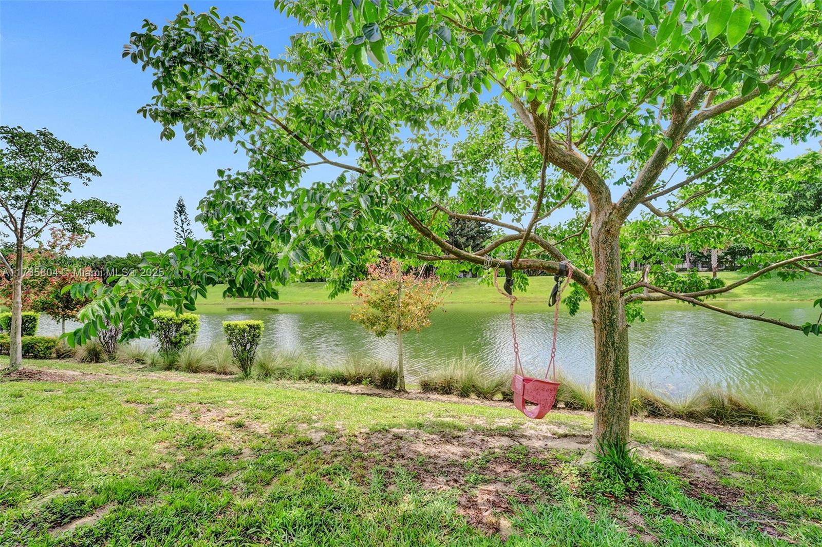 HILLCREST COUNTRY CLUB SO - Residential