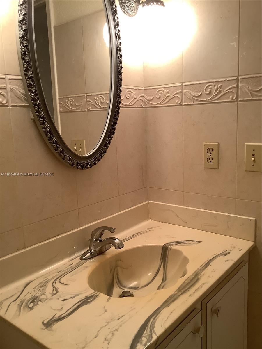 PRINCE GEORGE ARMS CONDO - Residential