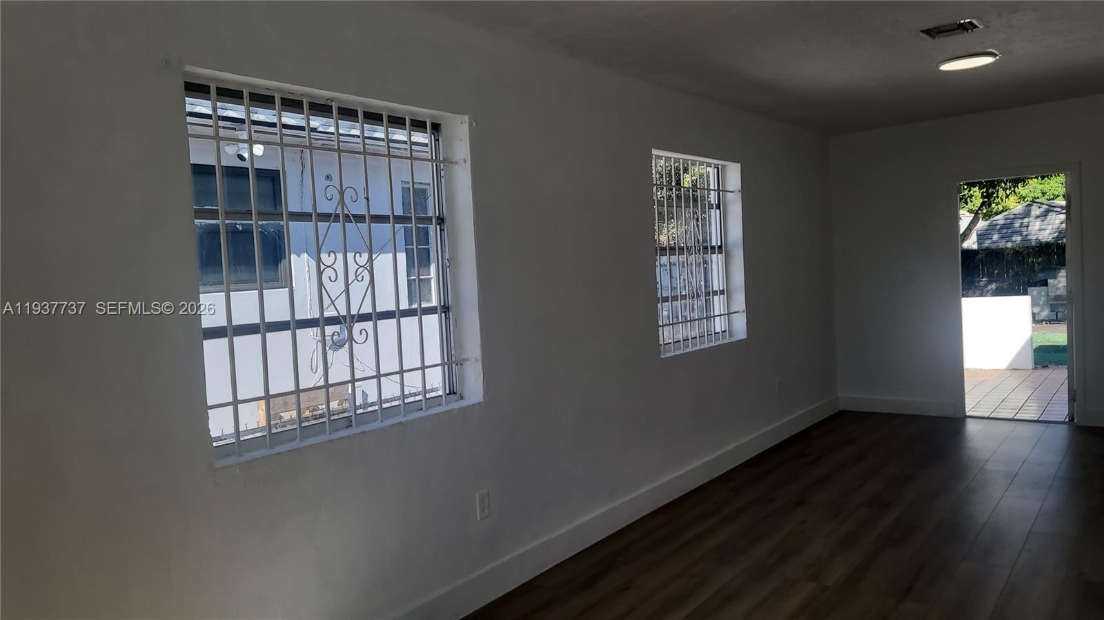 HOME OWNERS PARADISE - Residential