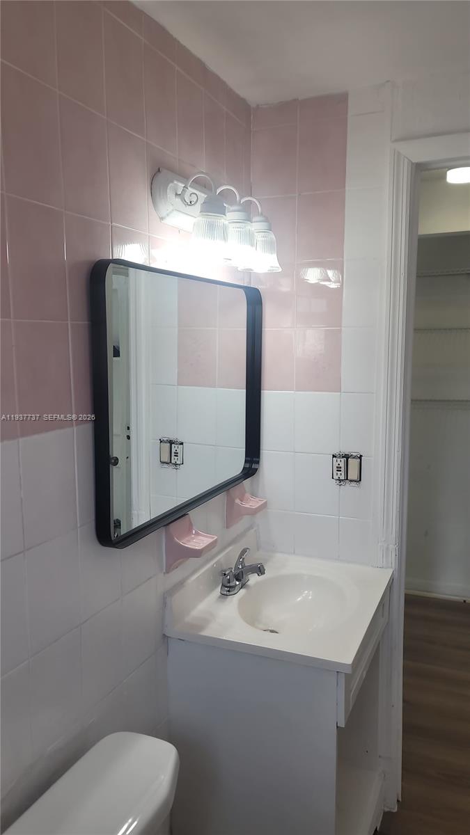 HOME OWNERS PARADISE - Residential