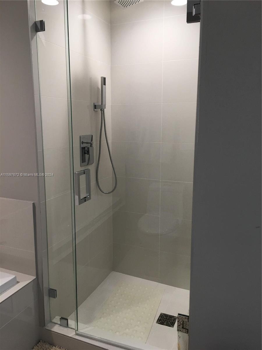 BRICKELL HEIGHTS WEST CON - Residential Lease