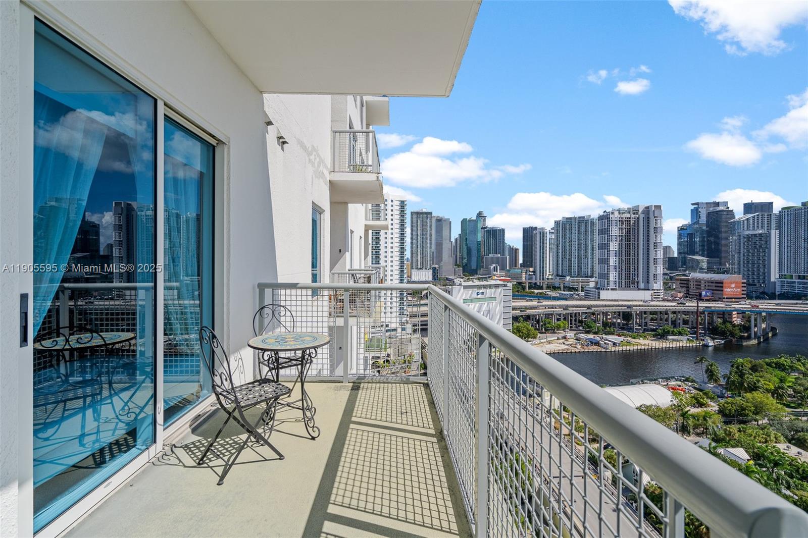 10 SW South River Dr PHI11