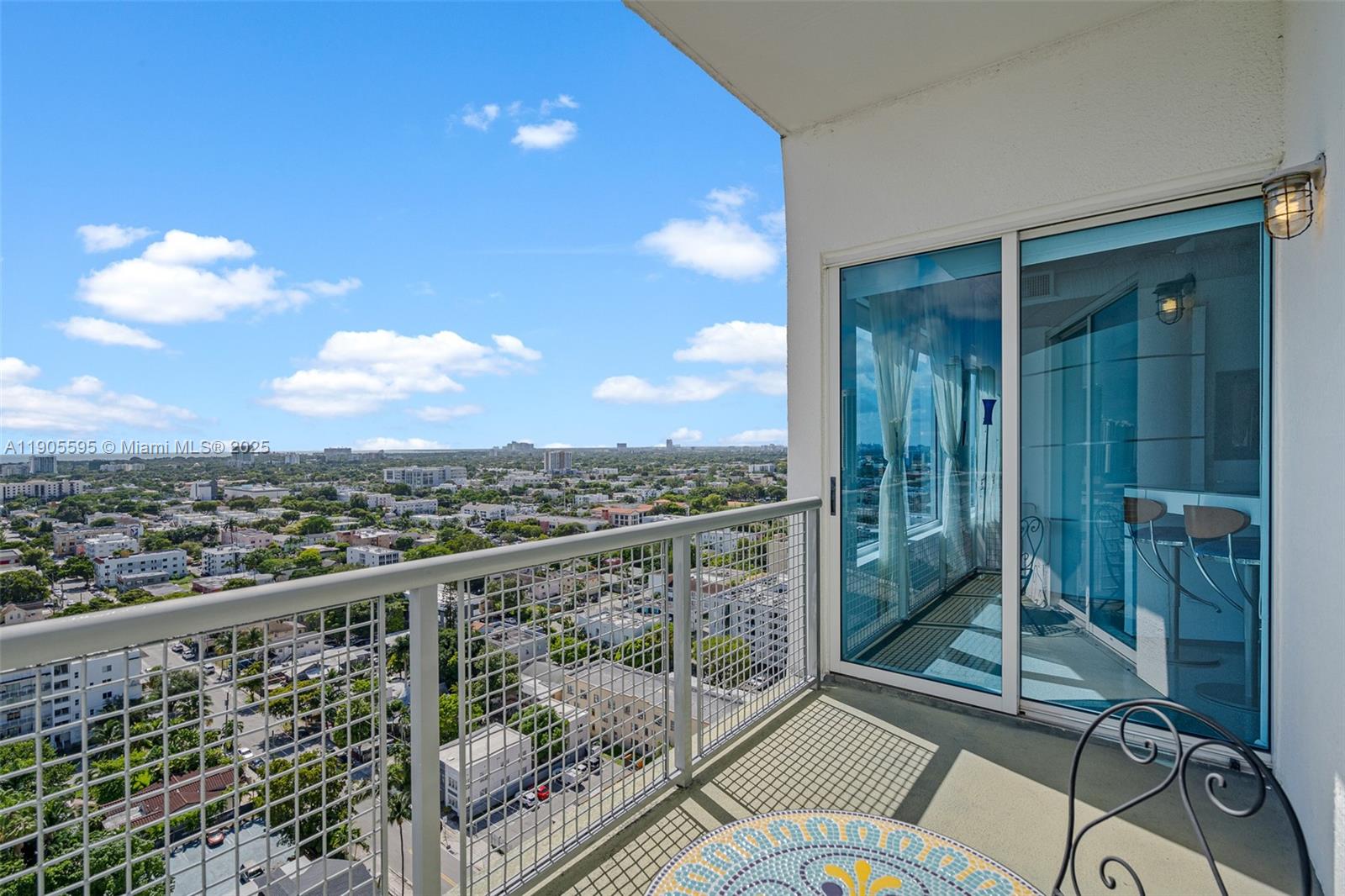 10 SW South River Dr PHI11