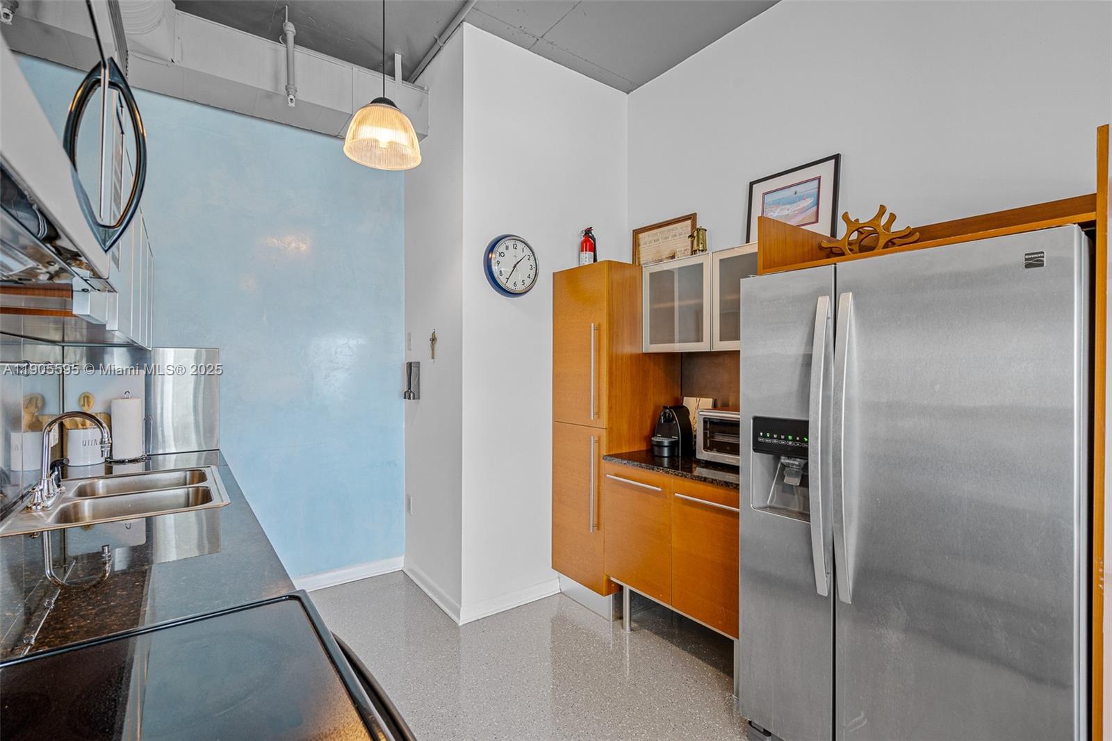 NEO CONDO - Residential Lease