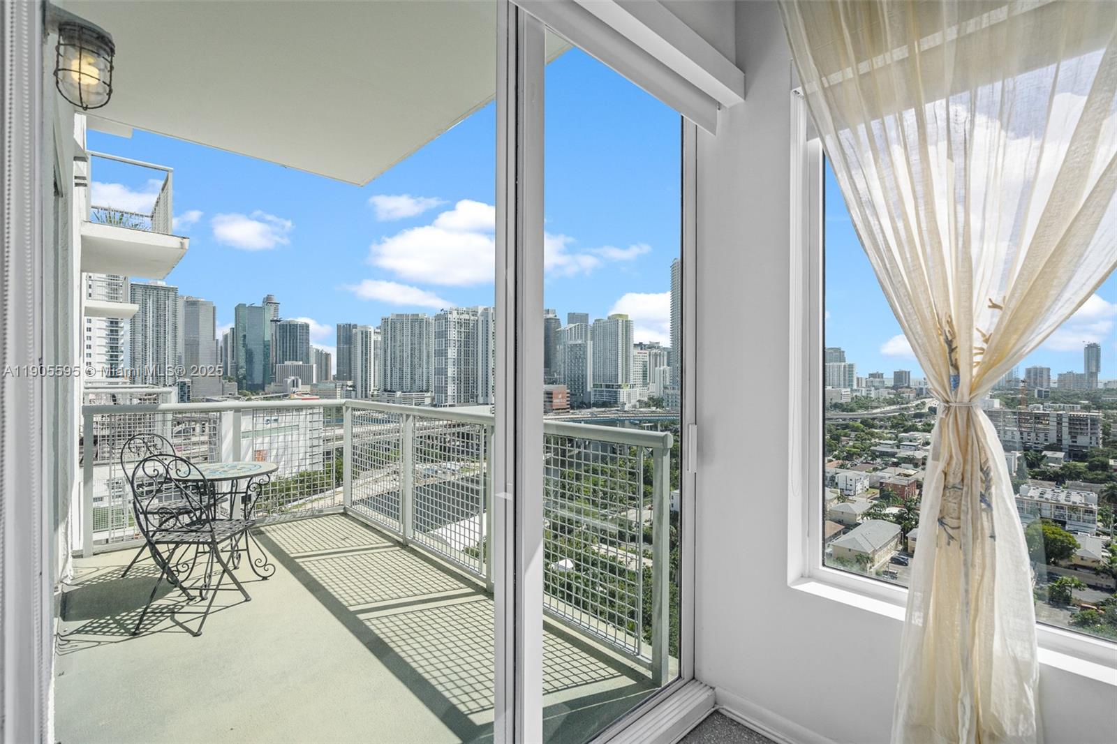 NEO CONDO - Residential Lease