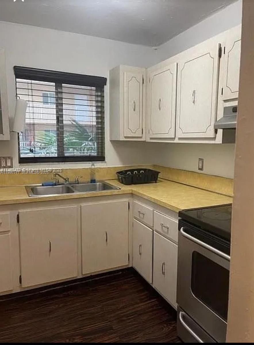 SUZANNE PLAZA CONDO - Residential Lease