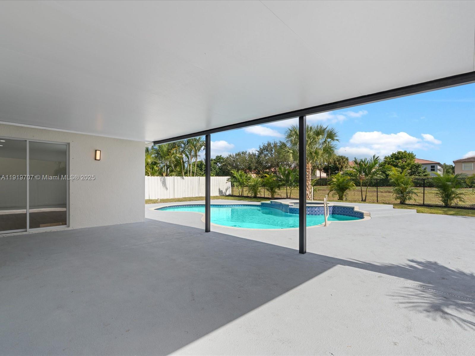 WINSTON TRAILS PAR 11 PH - Residential