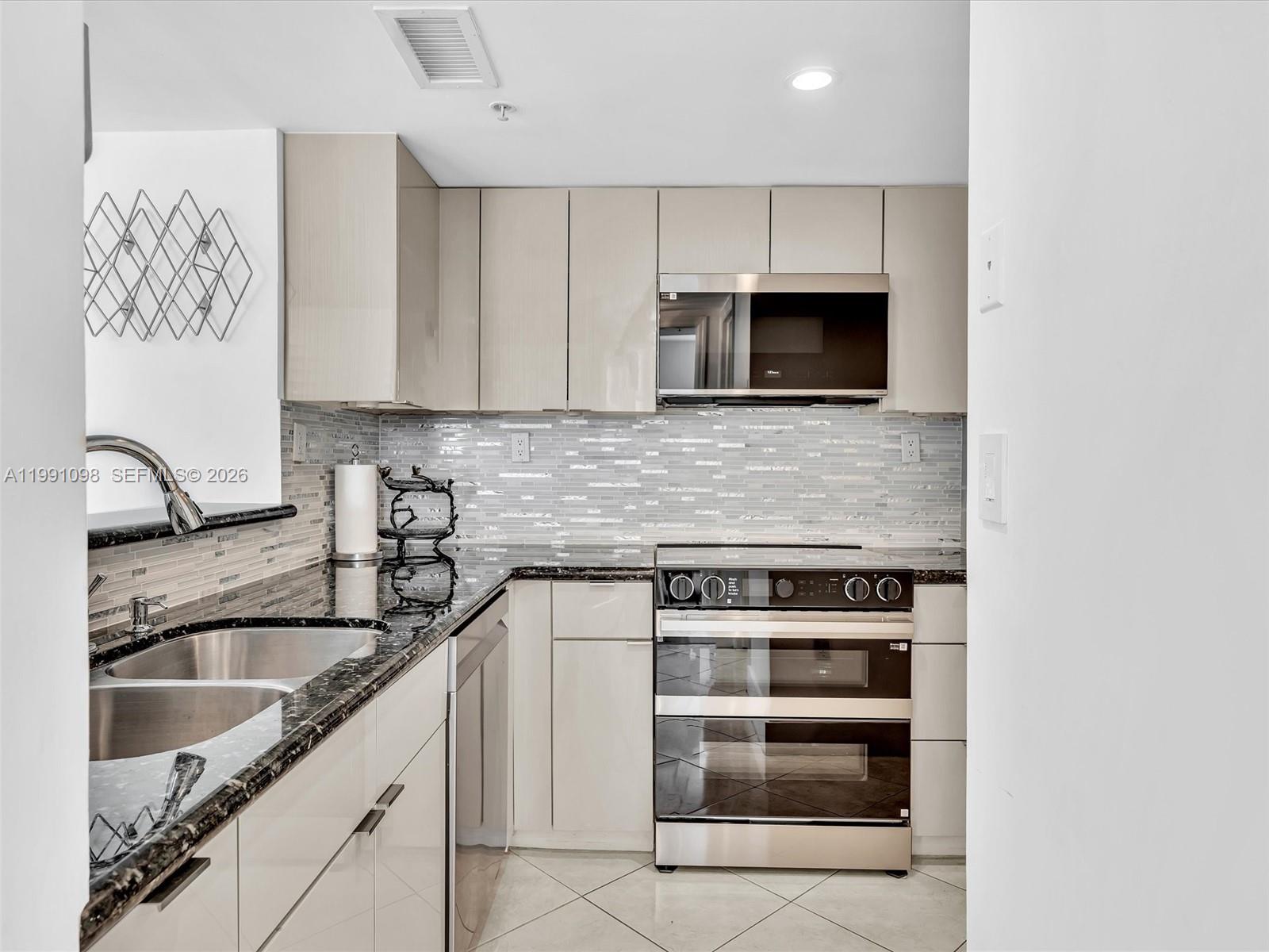 THE FLORIDIAN CONDO - Residential