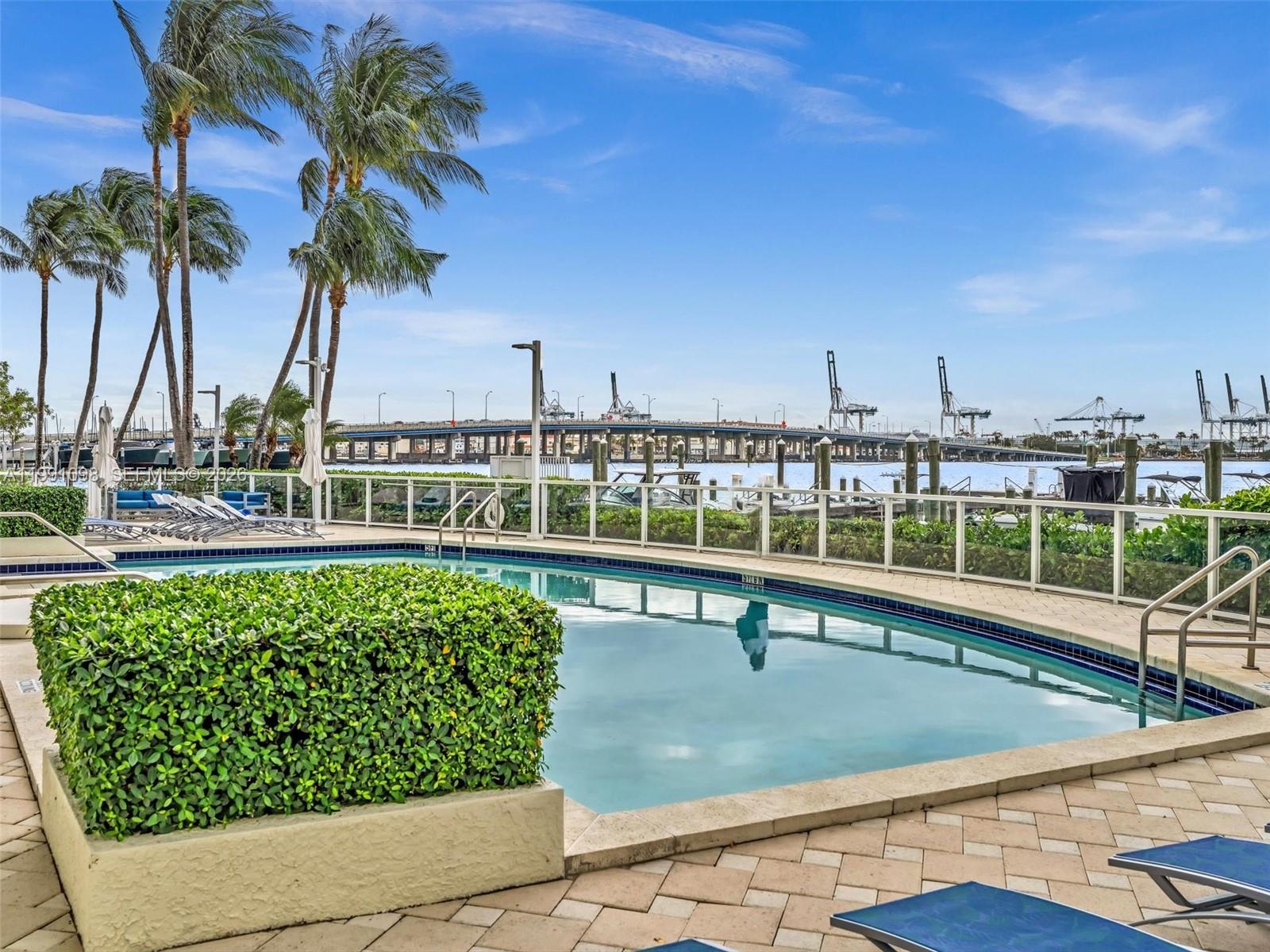 THE FLORIDIAN CONDO - Residential