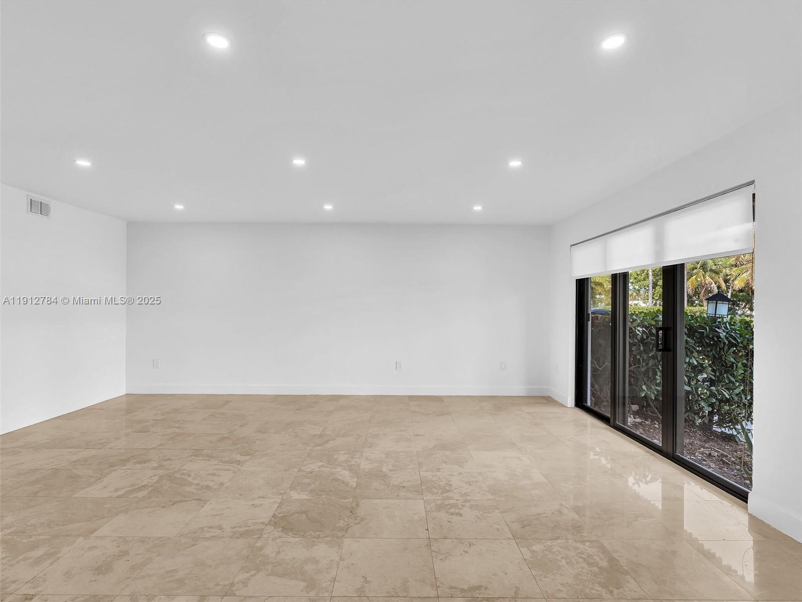 EASTERN SHORES - Residential