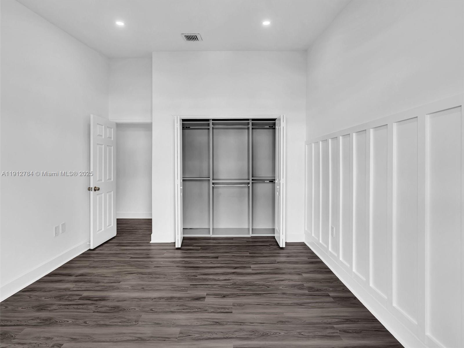 EASTERN SHORES - Residential