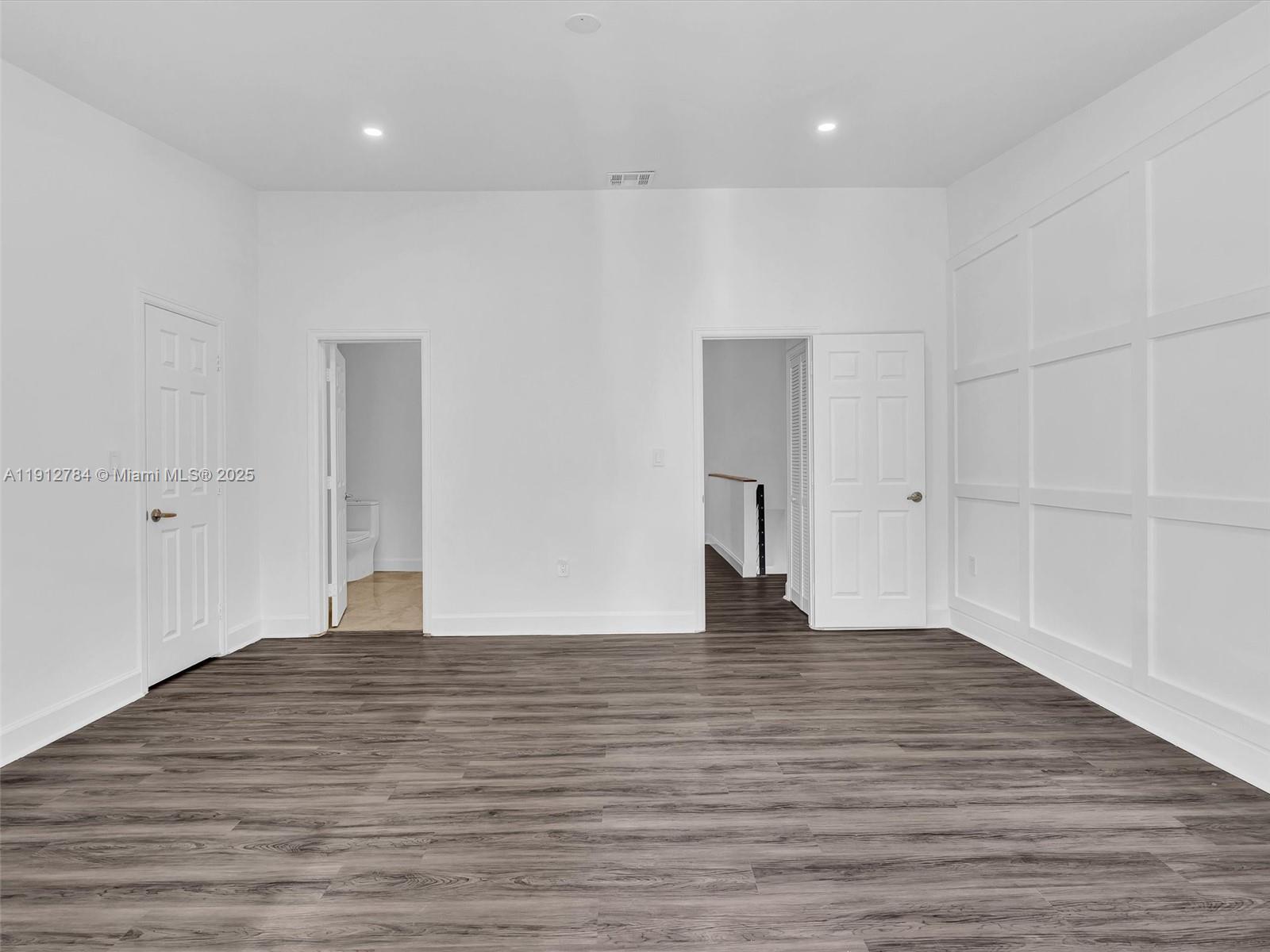 EASTERN SHORES - Residential