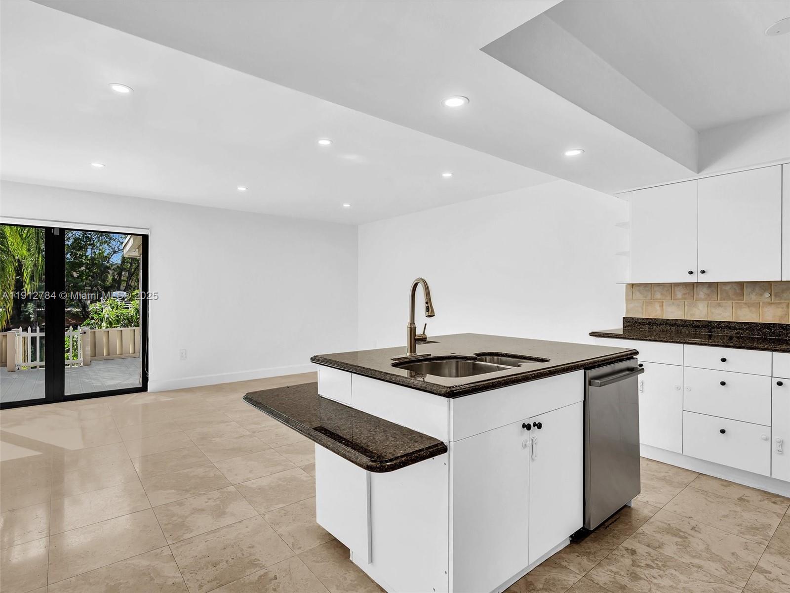 EASTERN SHORES - Residential