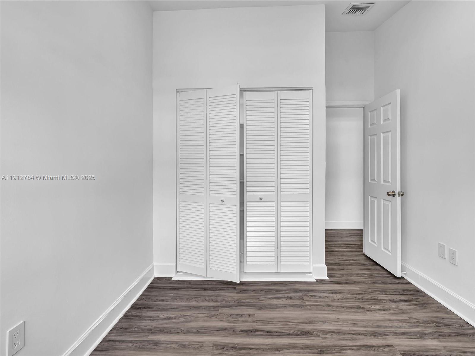 EASTERN SHORES - Residential