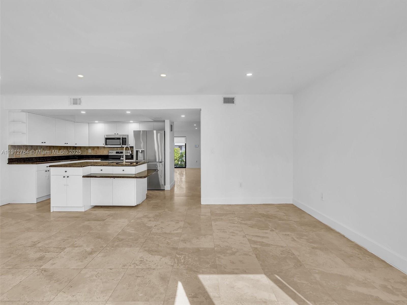 EASTERN SHORES - Residential