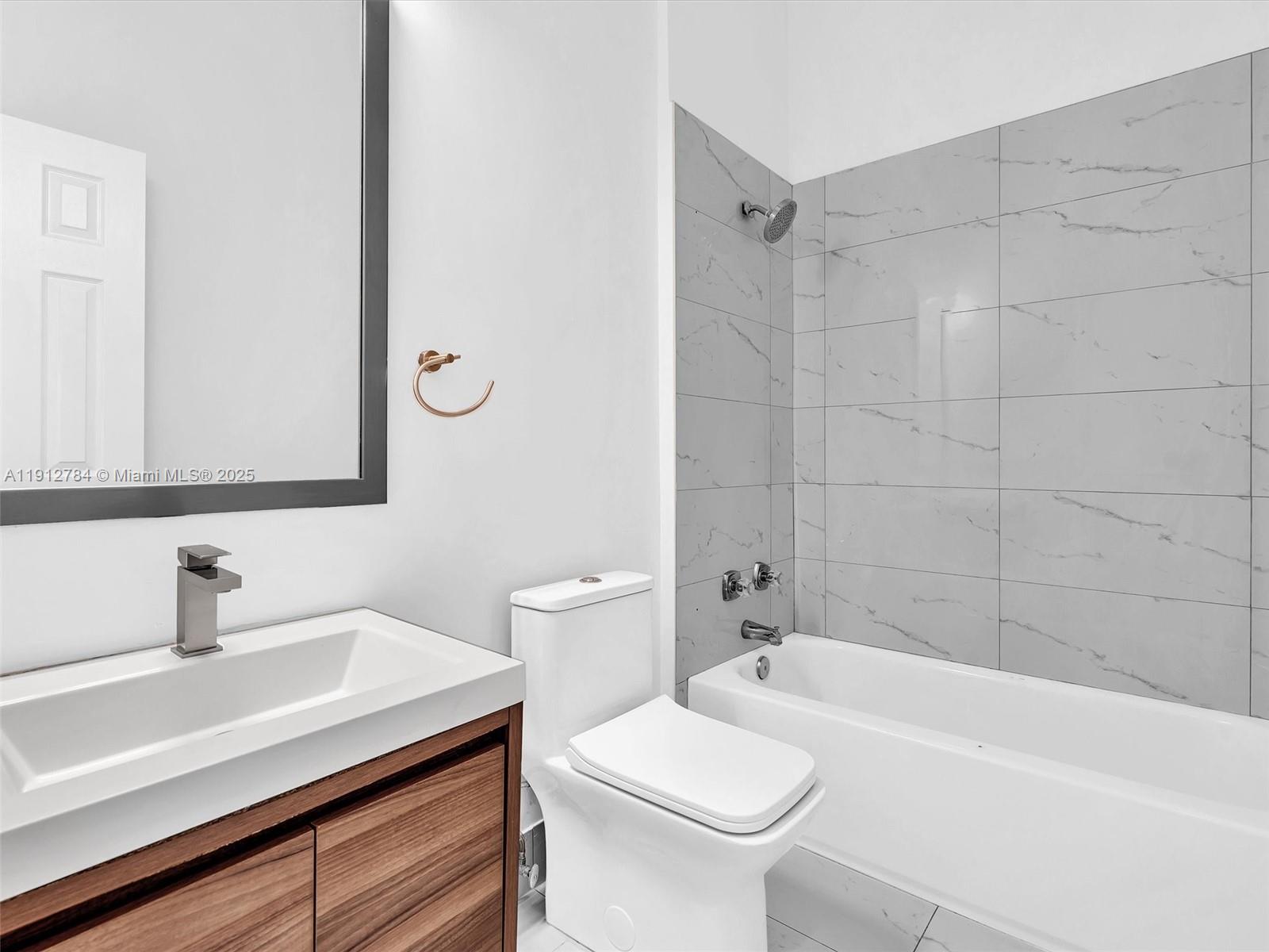 EASTERN SHORES - Residential