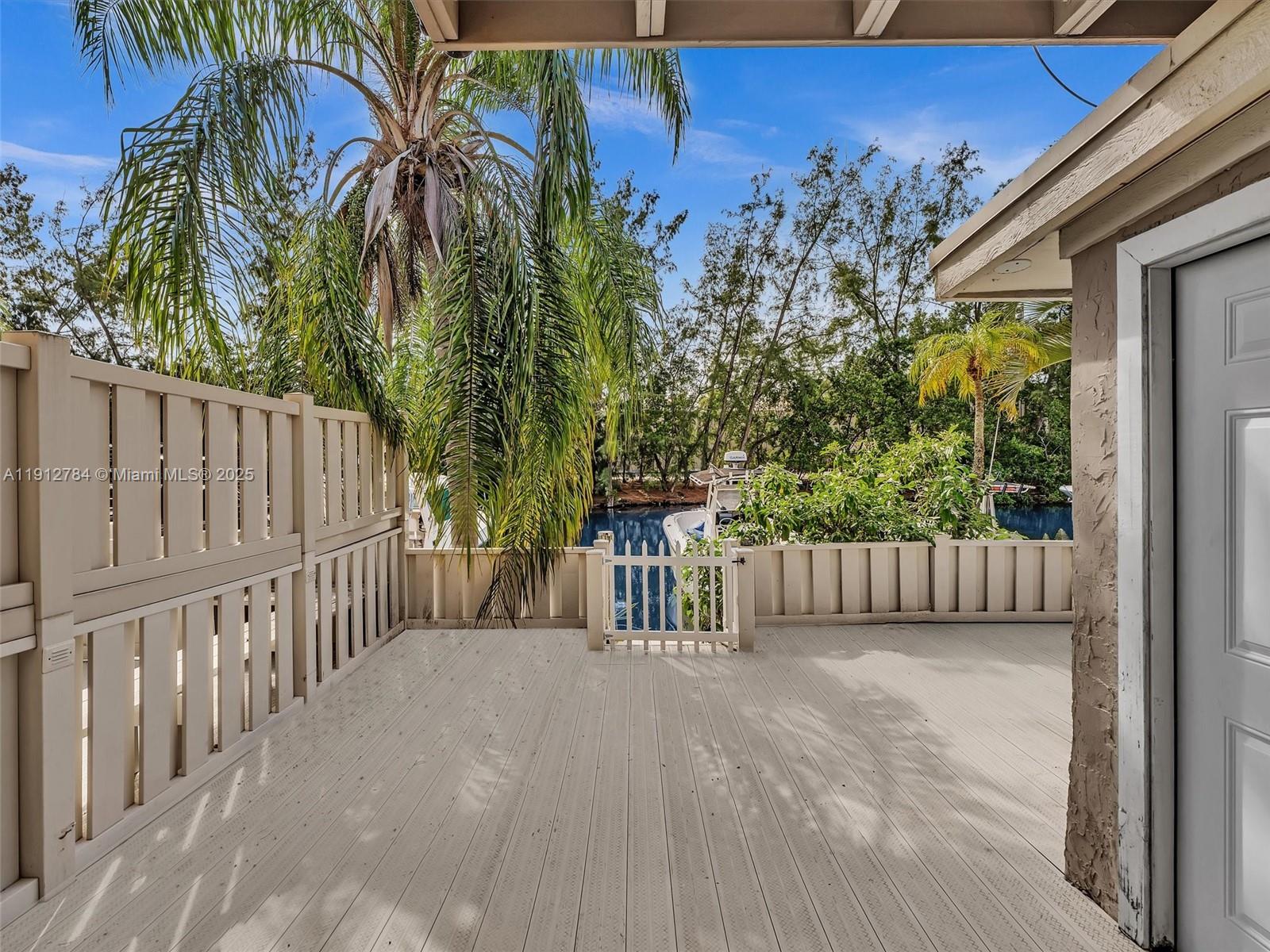 EASTERN SHORES - Residential