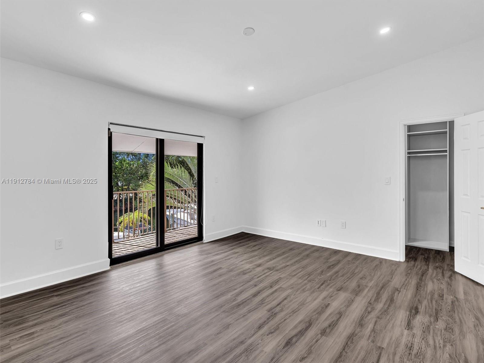 EASTERN SHORES - Residential