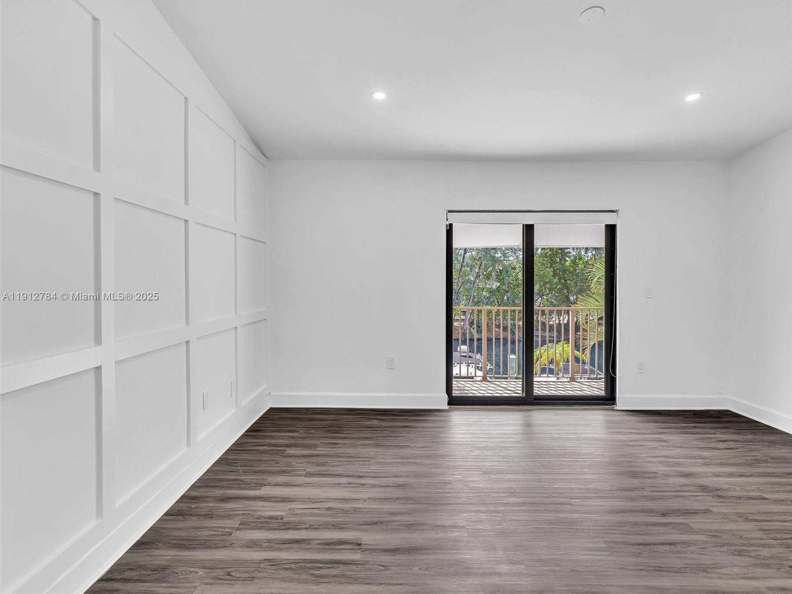 EASTERN SHORES - Residential