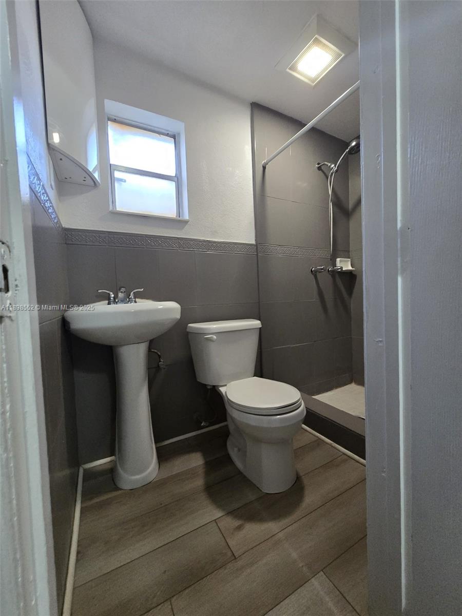 MELROSE HEIGHTS - Residential Lease