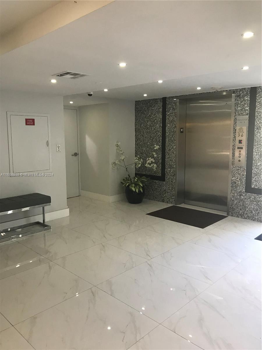 PLAZA OF AMERICAS CONDO P - Residential