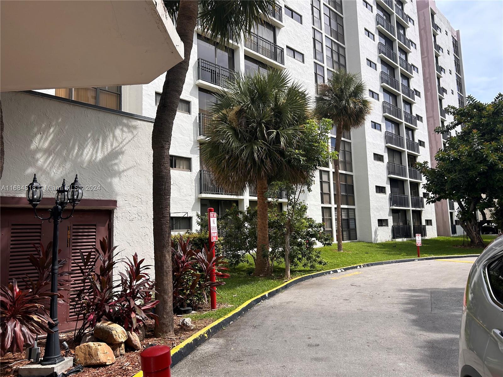 PLAZA OF AMERICAS CONDO P - Residential