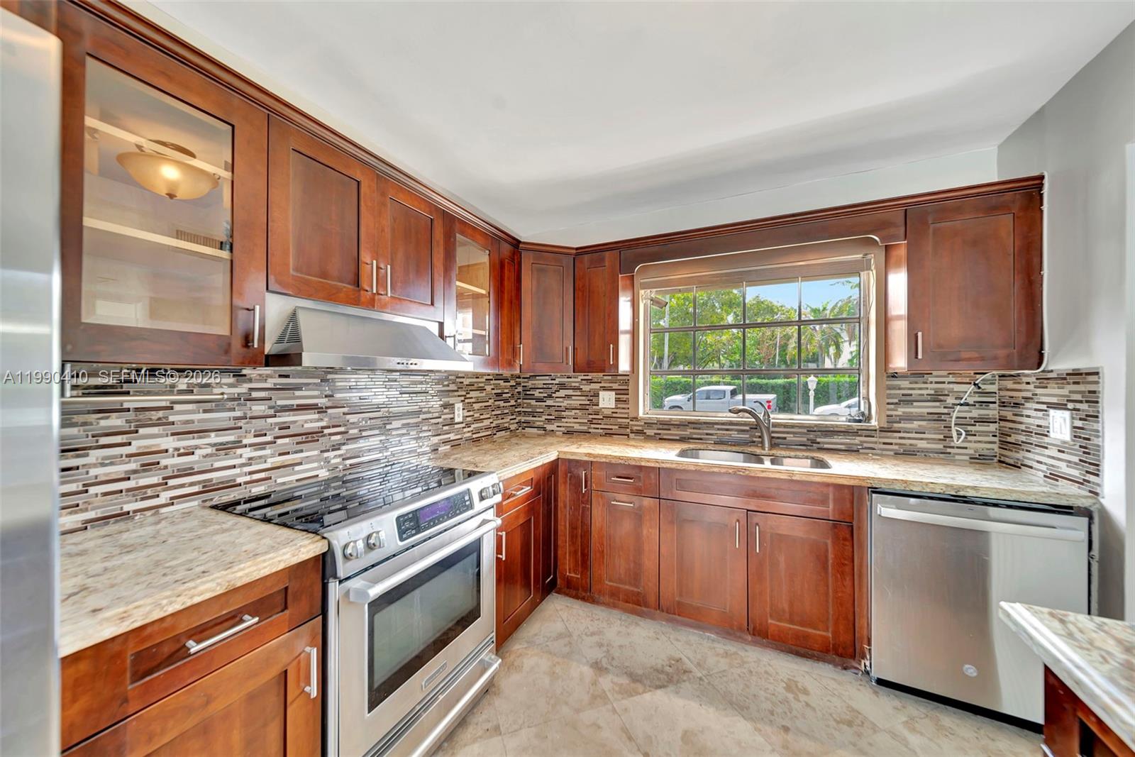 COLLONADE CONDO - Residential